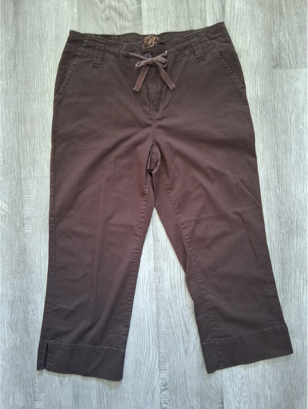 VTG B.U.M. Equipment Woman's Size 6, 28x21 Brown Twill Mid-Rise Capri Pants Y2K